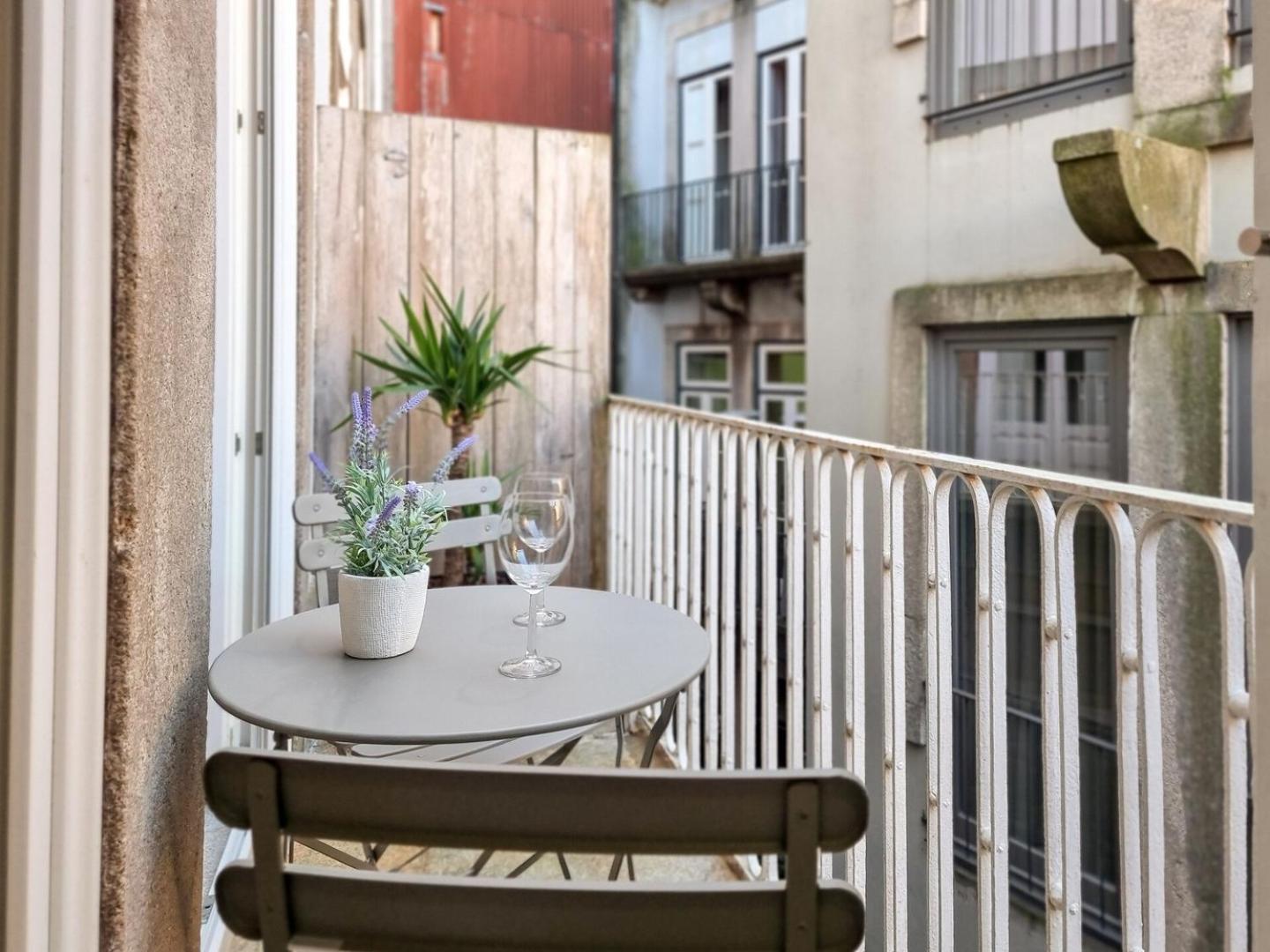 Tente de luxe Loft With Balcony On City's Important Street