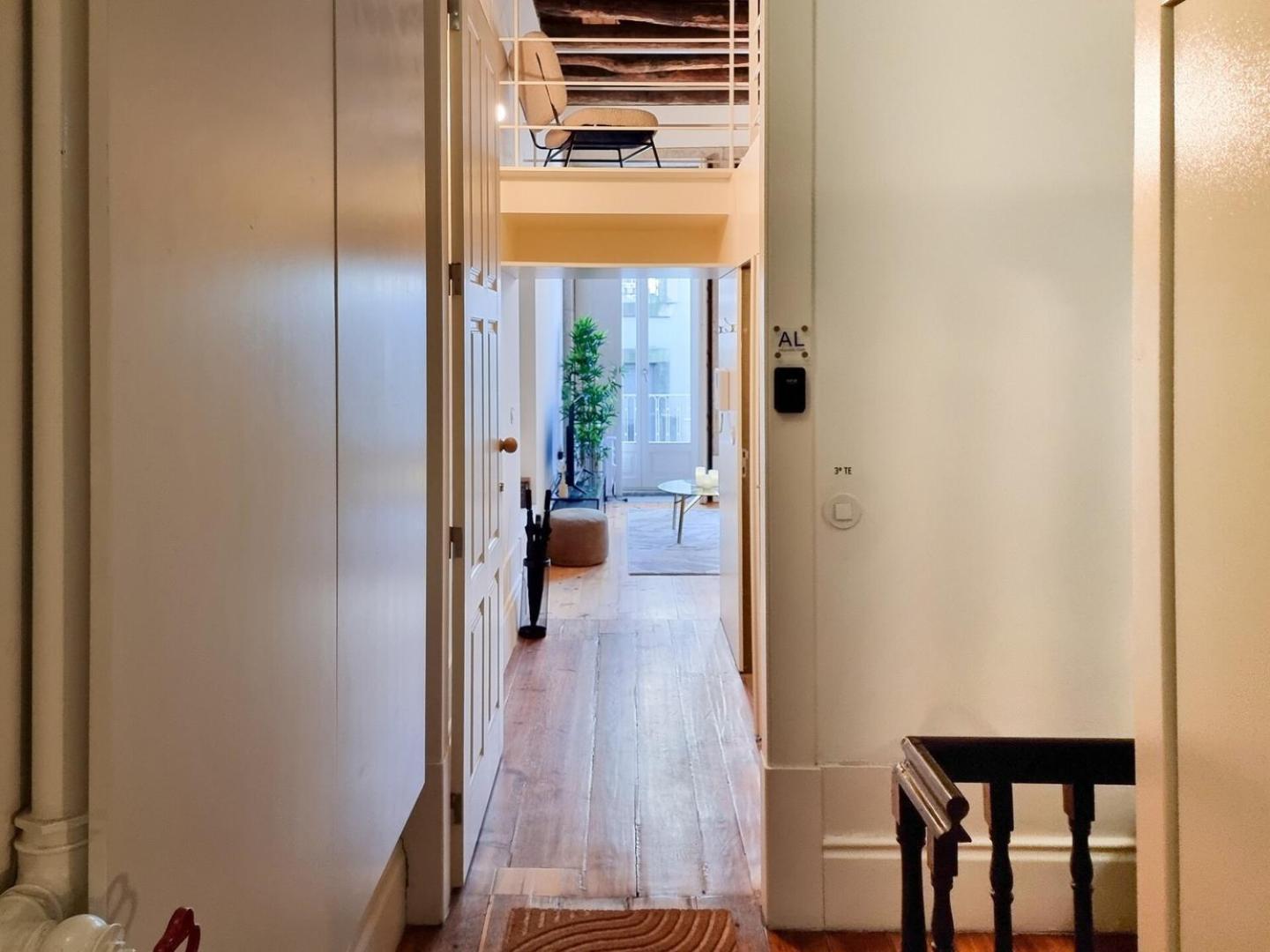 Tente de luxe Loft With Balcony On City's Important Street *